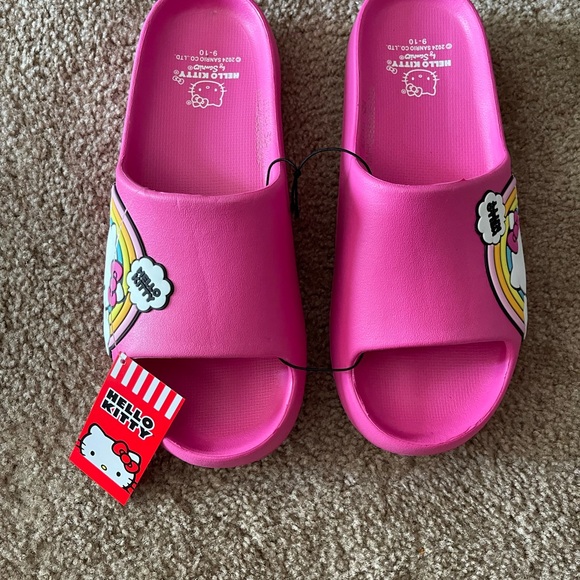 Hello Kitty Women’s  Slide Sandals 9/10 - Picture 3 of 5